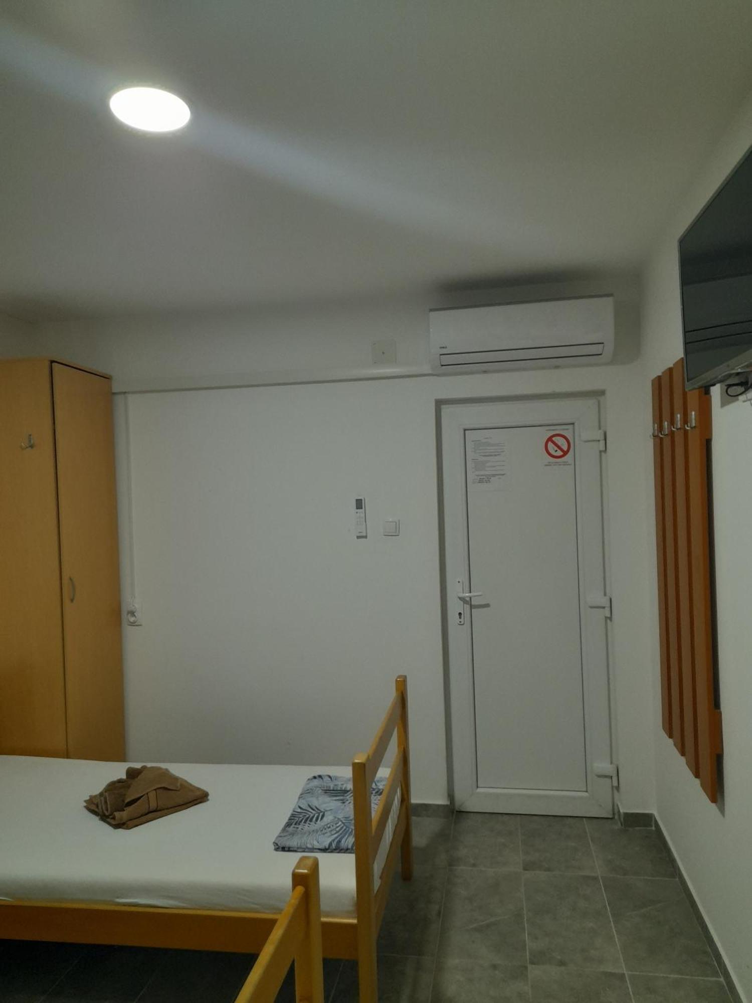 Libero Apartmani Surcin Luaran gambar