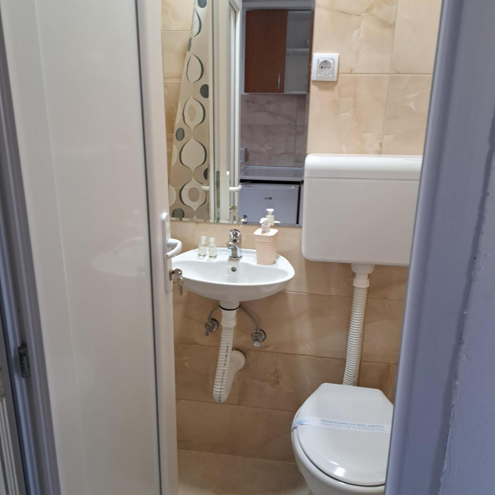 Libero Apartmani Surcin Bilik gambar