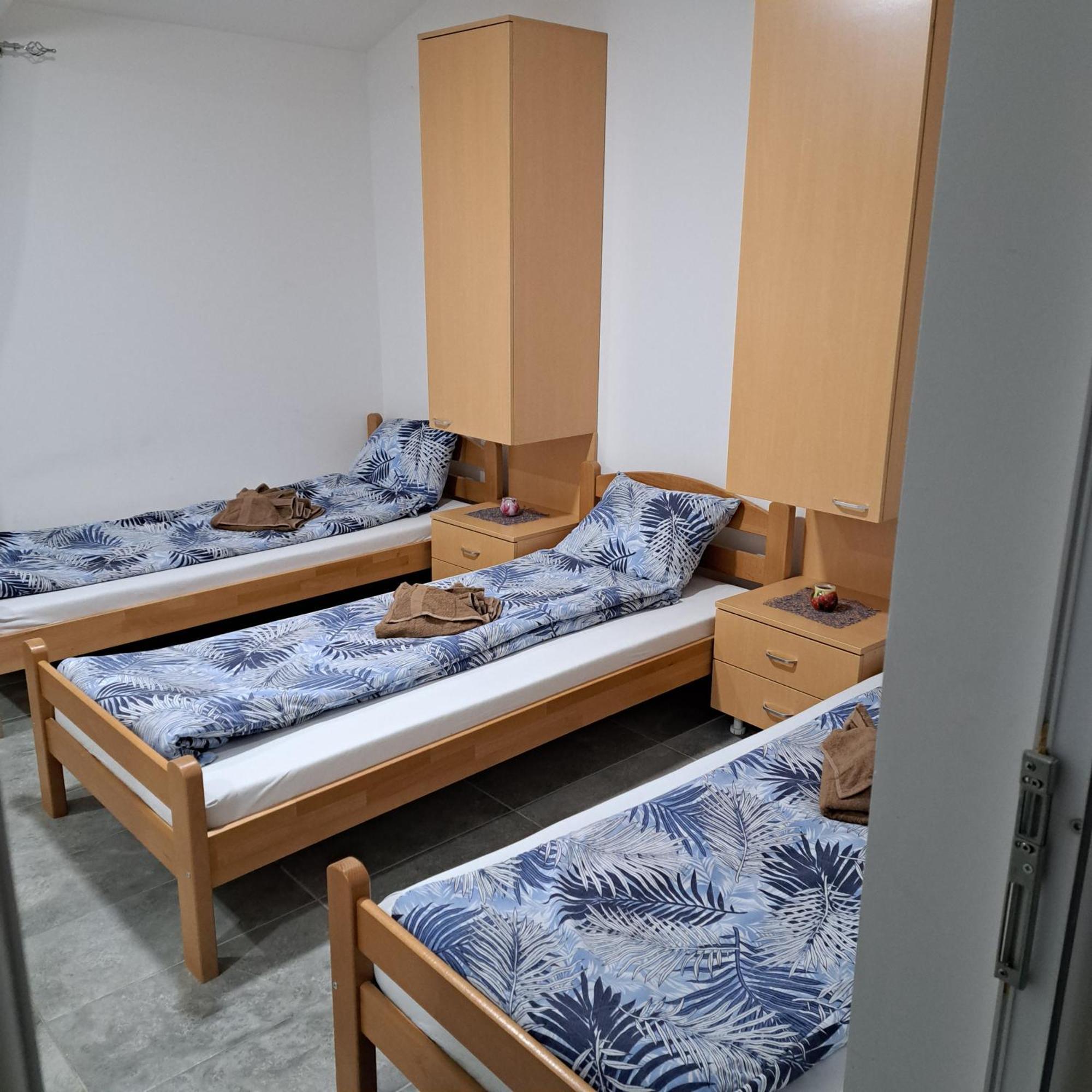 Libero Apartmani Surcin Luaran gambar