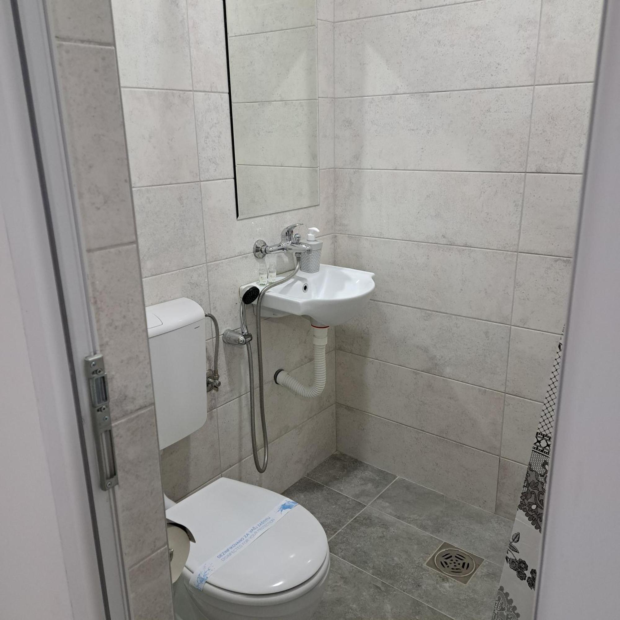 Libero Apartmani Surcin Luaran gambar